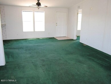 022-196807 LIVING ROOM 1