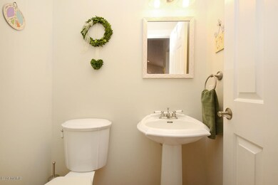 2562 Knapp St NE, Grand Rapids, MI 49505 - photo 7