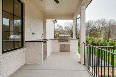 Outdoor Kitchen 