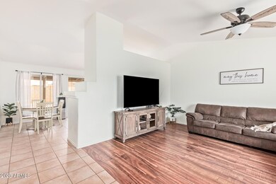 12 Cambridge 8520