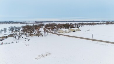 2 Country Club Dr, Lake Park, IA 51347 - photo 5