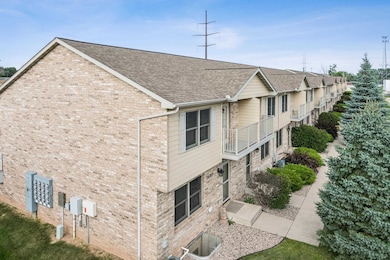 1690 Drum Corps Dr unit A, Menasha, WI 54952 - photo 2