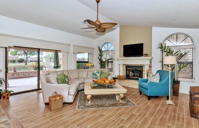 14515 W Ravenswood Dr-large-008-013-Main