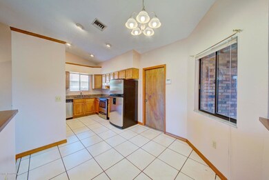 Breakfast Nook off Kitchen (1)