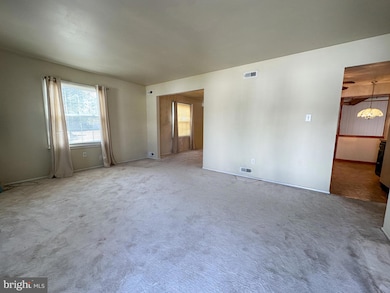 17 Hamilton St, Swedesboro, NJ 08085 - photo 4