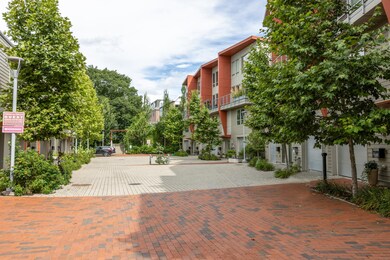 219 Sheridan St._W5_043