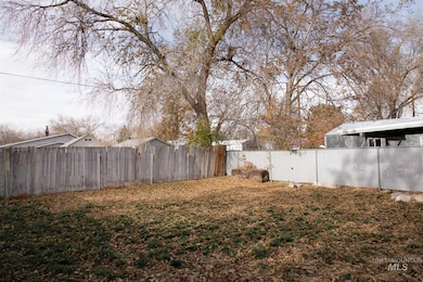 717 NW 2nd St, Ontario, OR 97914 - photo 5