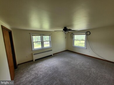 649 N Warren St unit 2ND FLOOR, Orwigsburg, PA 17961 - photo 4