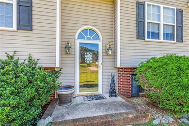 1170 Sterling Pointe Dr, King, NC 27021 - photo 2