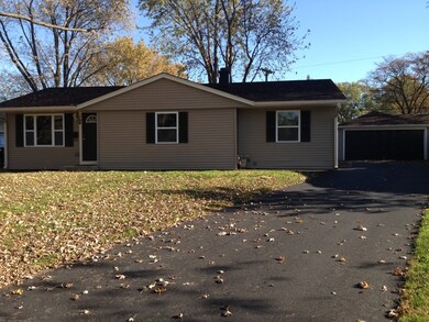 138 Mora Rd, Carpentersville, IL 60110 - photo 2