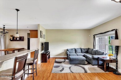 96 Thompson St, Troy, NY 12180 - photo 6