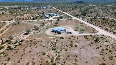 50-web-or-mls-4553-n-arabian-rd