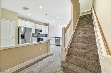 924 Hampton Cir unit 89, Naples, FL 34105 - photo 4