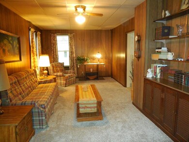 33 Temple St, Holyoke, MA 01040 - photo 2