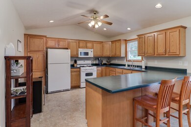 304 E Franklin St, Downs, IL 61736 - photo 2