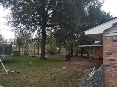 104 Brannan Dr, Ennis, TX 75119 - photo 4