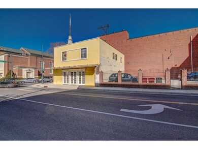 202 E Market St, Johnson City, TN 37601 - photo 3
