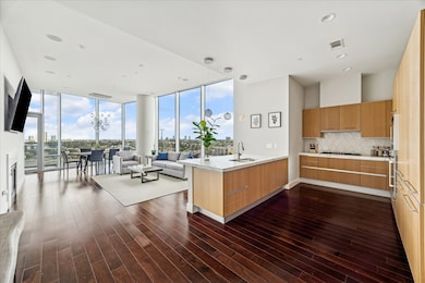 2727 Kirby Dr unit 12C, Houston, TX 77098 - photo 3