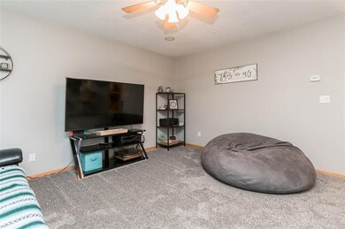 1315 18th St SW, Cedar Rapids, IA 52404 - photo 6