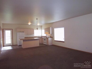 61158 Larkspur Loop, Bend, OR 97702 - photo 3