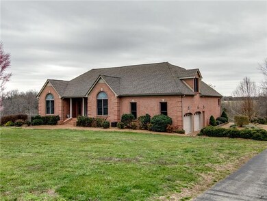 Attached 2 Car Garage w/ Full Unfinished Basement - 2575sf!  (Detached Garage is 40x30,)