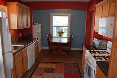 BRIGHT AND CLEAN KITCHEN