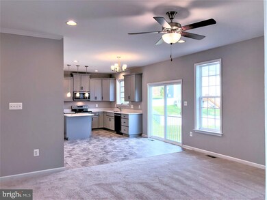 1261 Upland Dr, Fayetteville, PA 17222 - photo 4