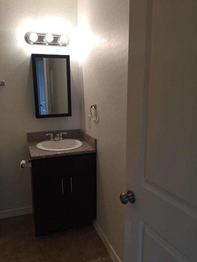Full hall Bath with tub