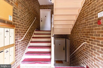 3105 Buccaneer Ct unit 102, Fairfax, VA 22031 - photo 4