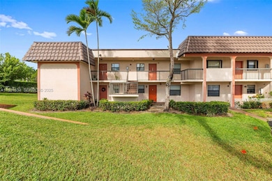 821 NE 207th Ln unit 1021, Miami, FL 33179 - photo 2