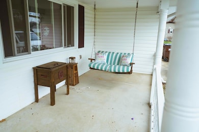 240 Marshall Rd, Circleville, OH 43113 - photo 2