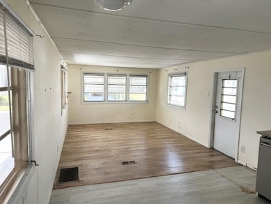 5200 28th St N unit 330, Saint Petersburg, FL 33714 - photo 3