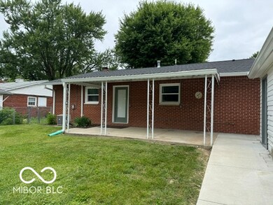 433 Hollybrook Dr, Whiteland, IN 46184 - photo 6