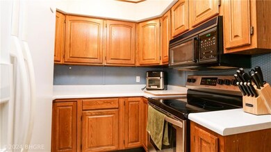 319 E 16th St N, Newton, IA 50208 - photo 7