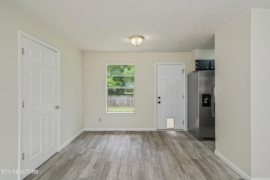 11-web-or-mls-3708 Vienna Drive-12