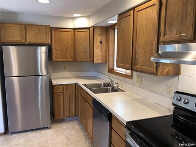 388 NE Fern Ave, Dallas, OR 97338 - photo 5