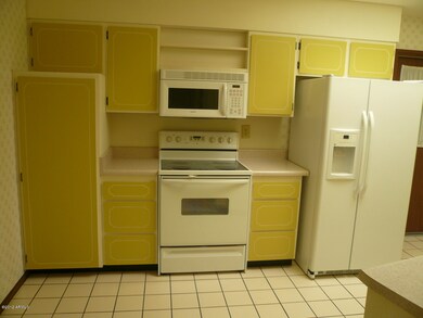 10025 W Highwood Ln, Sun City, AZ 85373 - photo 4