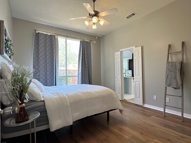 Primary En Suite bath