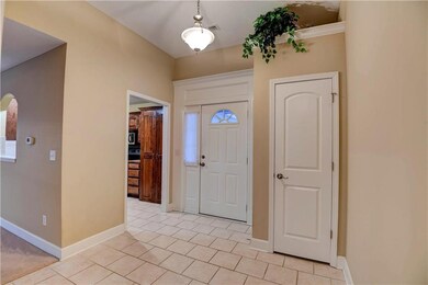 Welcoming entryway as you enter this spacious unit