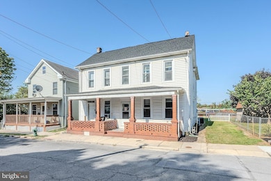 1037 & 1037 1/2 Spruce St, Hagerstown, MD 21740 - photo 2