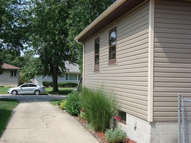 1423 N Harvey St, Griffith, IN 46319 - photo 5