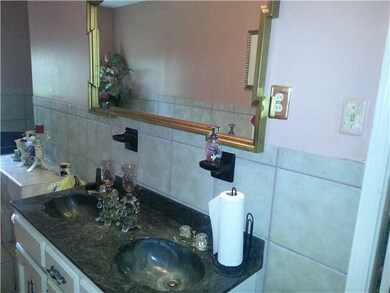 Master Bath w/double vanity