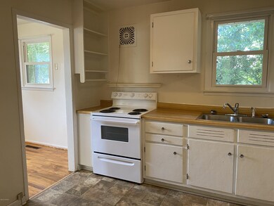 616 Henderson Dr, Jacksonville, NC 28540 - photo 6