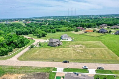 1003 Mesquite Ct, Grand Prairie, TX 75104 - photo 4