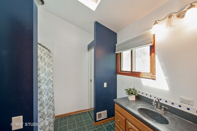 MASTER BATH WITH WALK-IN SHOWER