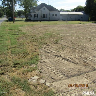 201 S Shaw St, Harrisburg, IL 62946 - photo 3