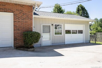 108 Joyce Rd, Hendersonville, NC 28792 - photo 3