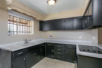 4201 W Pinchot Ave-7