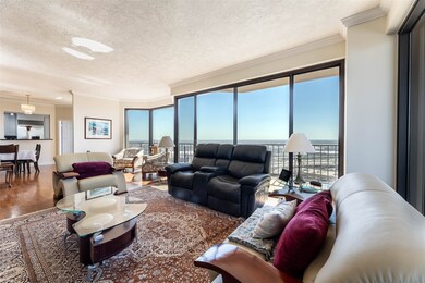 Living room with a view to the dining room