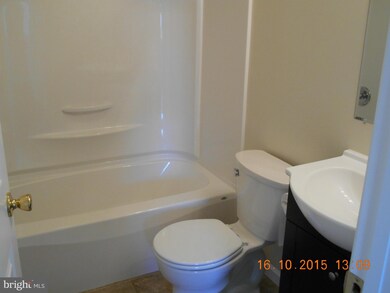 1052 Columbia Rd, Hagerstown, MD 21742 - photo 7